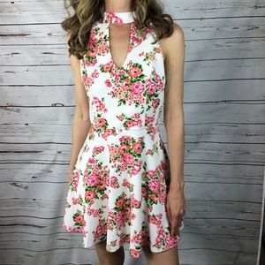 NWT Romantic Pink & White Floral Dress Barbiecore Cut Out Size 9